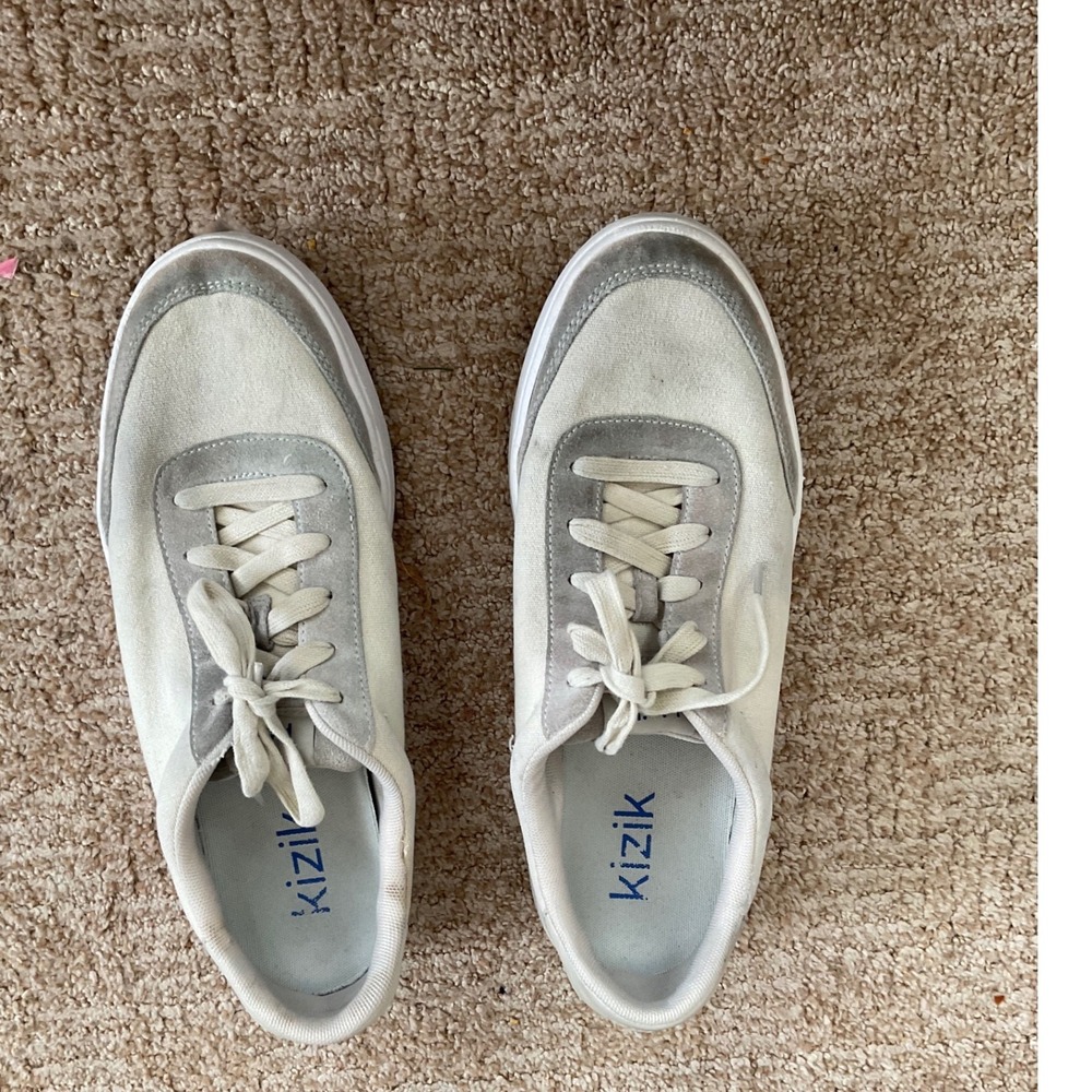 Kizik Prague Hands Free Sneakers Cream Grey Canvas Suede Mens 10.5 Womens 12‎